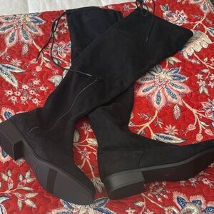 Elegant Black Over-the-Knee Boots